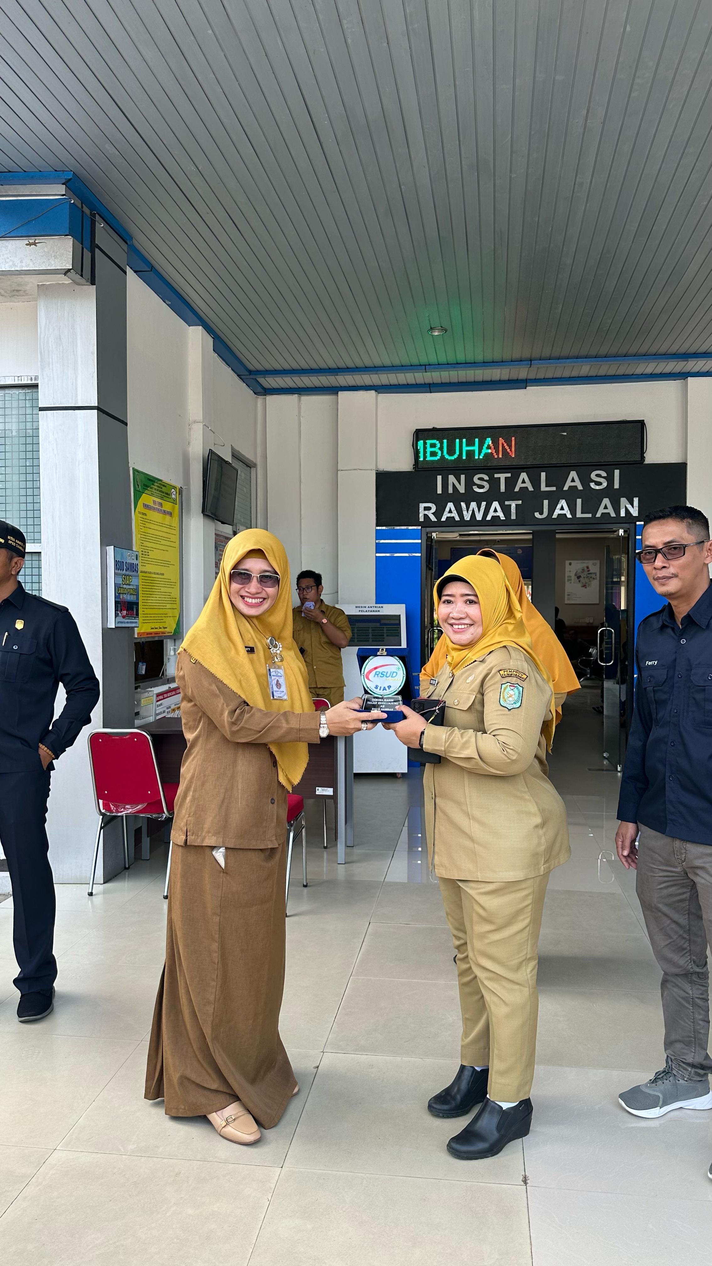 Kunjungan Pj. Gubernur dan Resmikan Sarana Kesehatan Pemeriksaan Calon Pekerja Migran Indonesia di RSUD Sambas